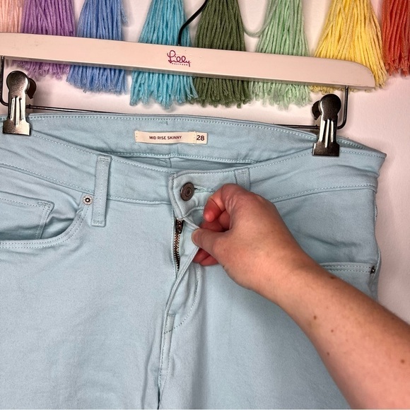 Levi’s Pastel Blue Colored Mid Rise Cotton Blend Skinny Jeans Size 28 Waist - Picture 5 of 16